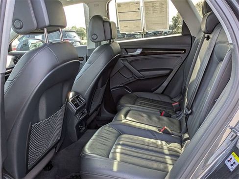 Used 2018 Audi Q5 2.0T Premium w/ Premium Plus Package image 14