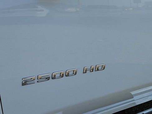 Used 2025 Chevrolet Silverado 2500 LT AWD/4WD image 11