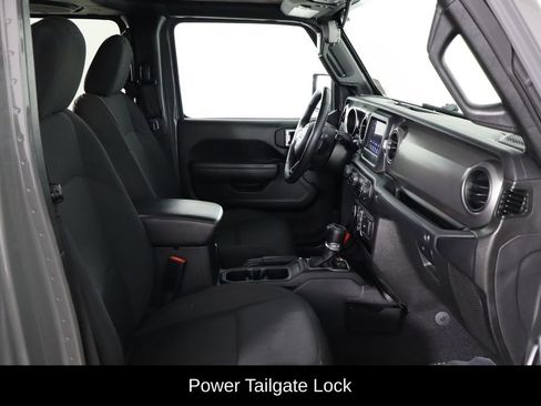 Used 2022 Jeep Gladiator Mojave AWD/4WD image 17