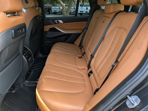 Used 2021 BMW X5 xDrive40i w/ Premium Package image 15