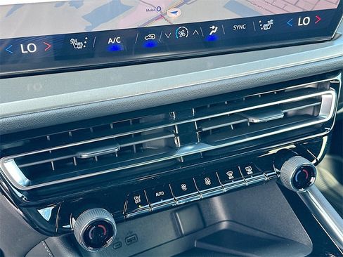 New 2026 Chevrolet Traverse LT w/ Driver Confidence Package image 11