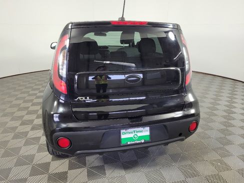 Used 2018 Kia Soul FWD image 6