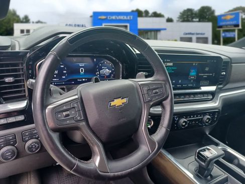 Used 2025 Chevrolet Silverado 1500 High Country AWD/4WD image 9