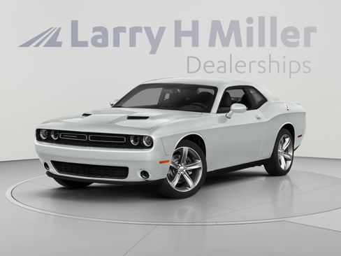 Used 2015 Dodge Challenger R/T w/ Quick Order Package 28B R/T RWD image 3