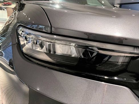 Used 2023 Jeep Grand Cherokee Altitude image 15