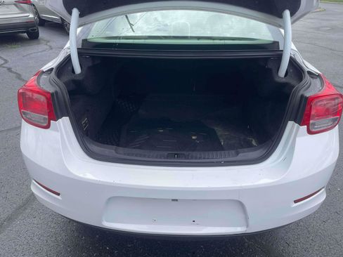 Used 2016 Chevrolet Malibu LT w/ Power Convenience Package FWD image 6