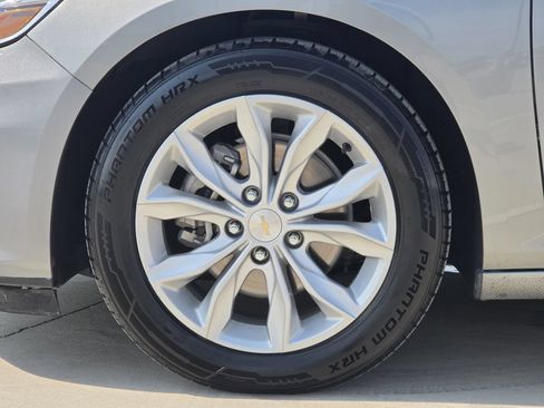 Used 2025 Chevrolet Malibu LT FWD image 8