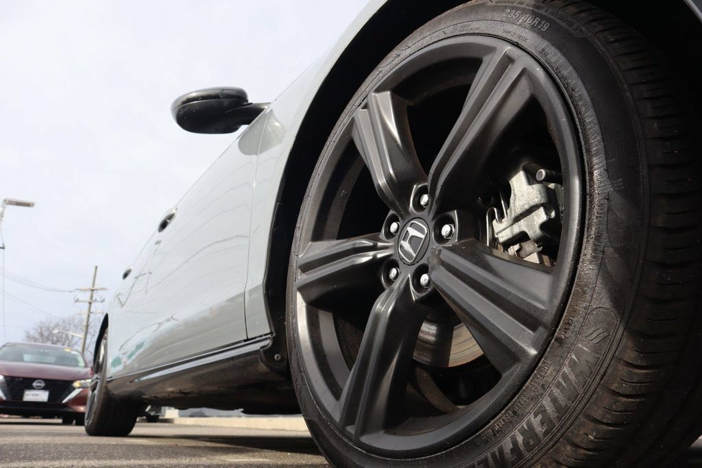 Used 2024 Honda Accord Sport image 9
