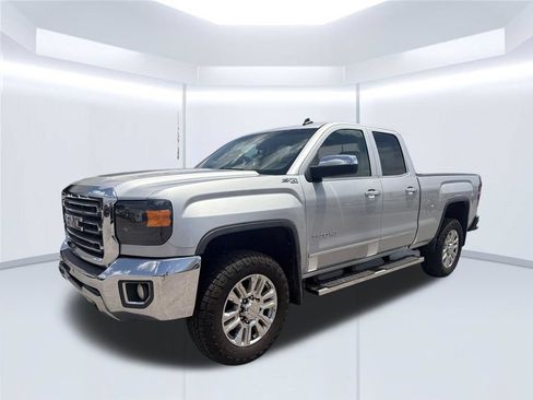 Used 2015 GMC Sierra 2500 SLT w/ Suspension Package, Off-Road AWD/4WD image 5
