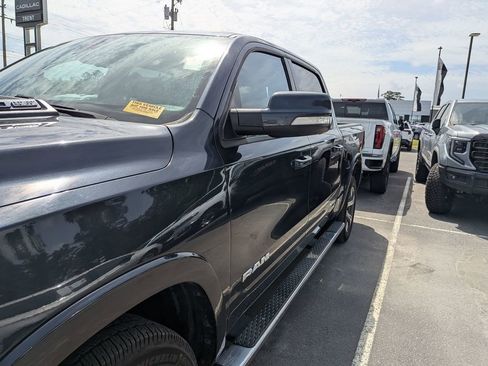 Used 2019 RAM 1500 Laramie w/ Sport Appearance Package AWD/4WD image 4