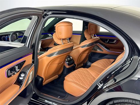 Used 2024 Mercedes-Benz S 580e 4MATIC Sedan image 26