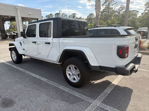 Used 2023 Jeep Gladiator Sport AWD/4WD image 3