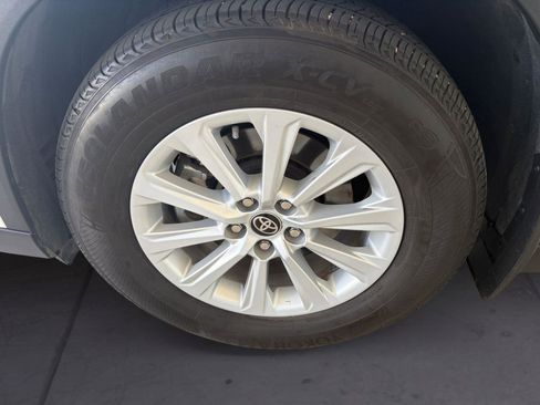 Used 2024 Toyota Grand Highlander XLE image 14