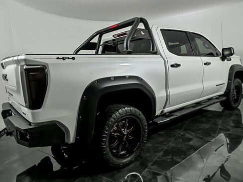 Used 2021 GMC Sierra 1500 SLT w/ SLT Premium Plus Package AWD/4WD image 9