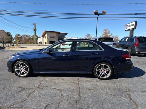 Used 2014 Mercedes-Benz E 350 4MATIC Sedan image 2