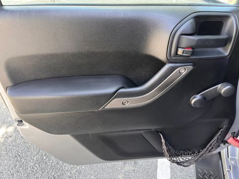 Used 2013 Jeep Wrangler Sport AWD/4WD image 15