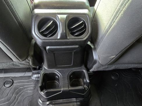 Used 2021 Jeep Wrangler Unlimited Sport image 28