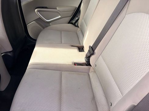 Used 2023 Kia Soul LX w/ LX Technology Package FWD image 17