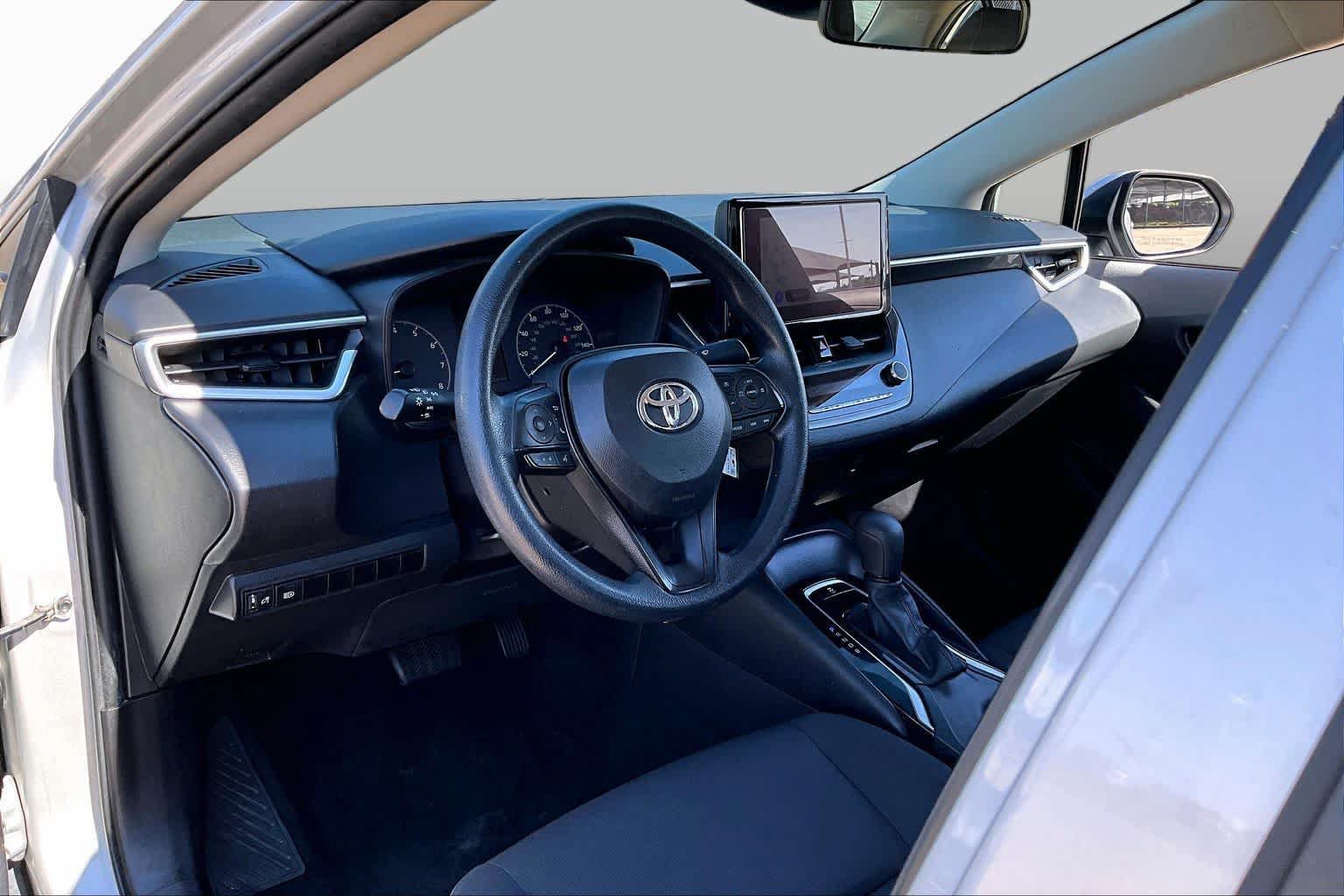 Used 2024 Toyota Corolla LE FWD image 16