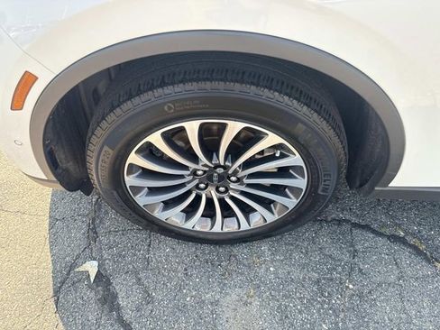 Used 2023 Lincoln Aviator Reserve w/ Equipment Group 201A image 10