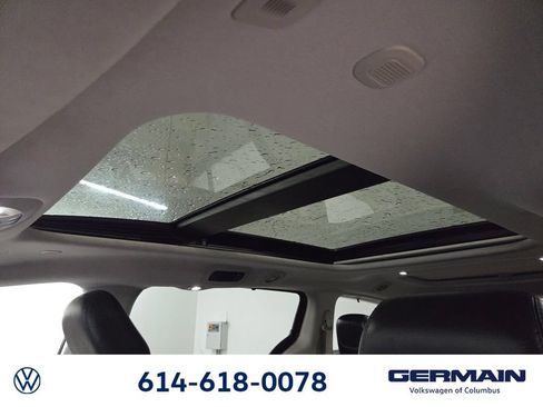 Used 2018 Chrysler Pacifica Limited w/ Tire & Wheel Group FWD image 38