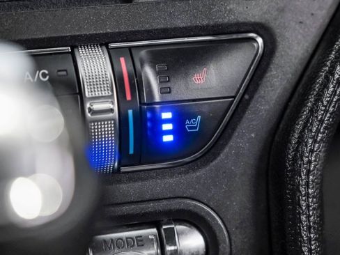 Used 2017 Ford Mustang Premium image 29