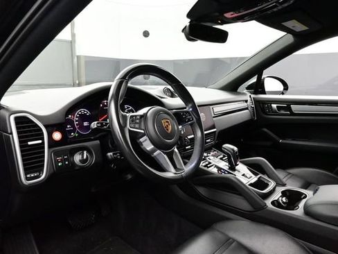 Used 2022 Porsche Cayenne Platinum Edition AWD/4WD image 4