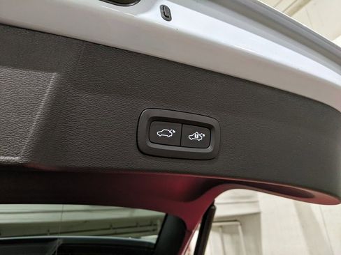 New 2026 Volvo XC40 B5 Plus w/ Protection Package Premier image 29