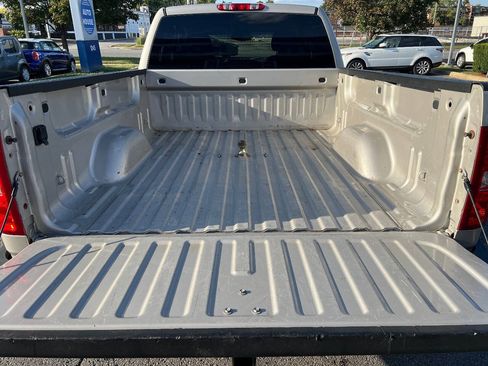 Used 2009 Chevrolet Silverado 2500 LT w/ Interior Plus Package AWD/4WD image 16