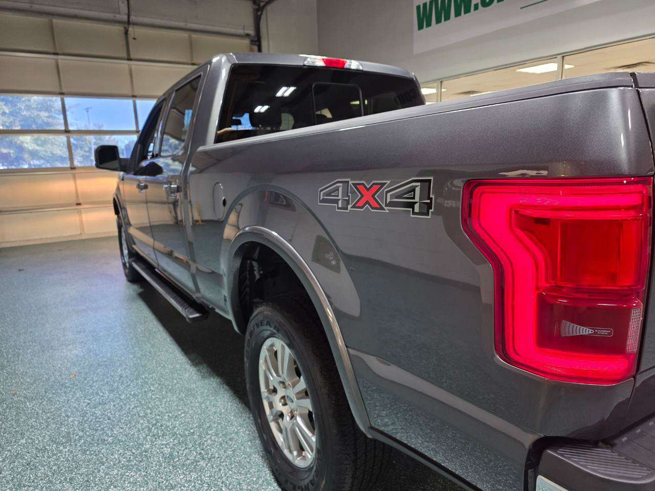Used 2017 Ford F150 Lariat w/ Equipment Group 501A Mid AWD/4WD image 10