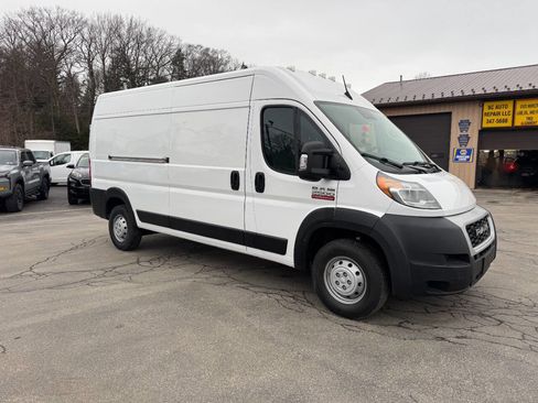 Used 2022 RAM ProMaster 2500 FWD image 2