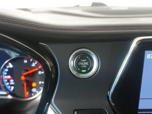 Used 2019 Chevrolet Blazer RS AWD/4WD image 16