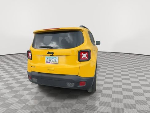 Used 2023 Jeep Renegade Latitude AWD/4WD image 7
