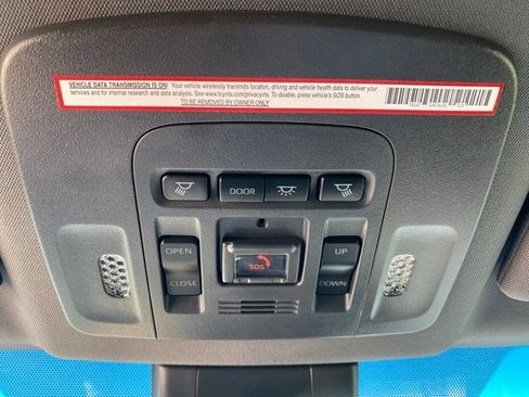 Used 2021 Toyota Avalon XLE w/ Moonroof Package FWD image 20