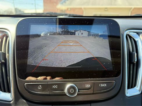 Used 2017 Chevrolet Malibu Premier w/ Premier Sun and Wheel Package image 23