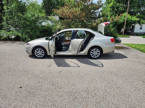 Used 2013 Volkswagen Jetta SE FWD image 21