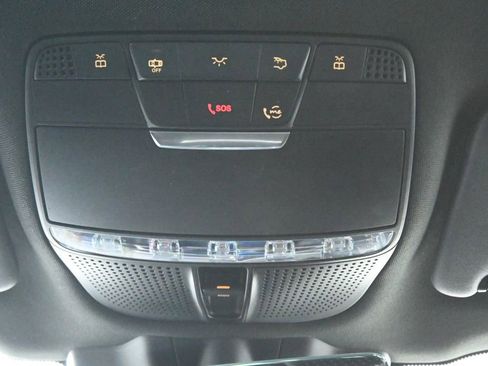 Used 2022 Mercedes-Benz GLC 300 4MATIC image 23