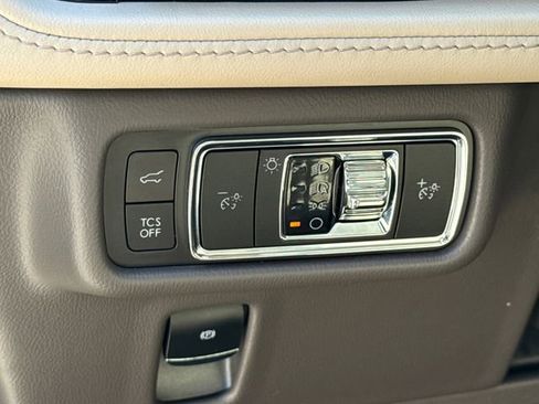 Used 2023 Lincoln Nautilus AWD image 21