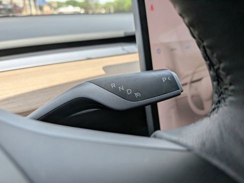 Used 2023 Tesla Model 3 Standard Range image 23