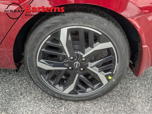 New 2025 Nissan Versa SR image 25