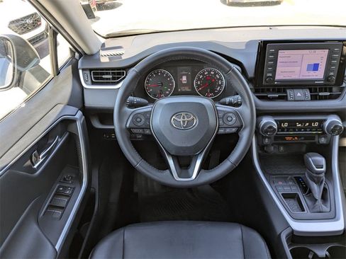 Used 2021 Toyota RAV4 XLE Premium image 12