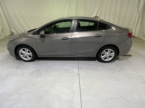 Used 2018 Chevrolet Cruze LT image 7