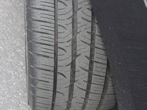 Used 2019 Tesla Model 3 Standard Range Plus image 9