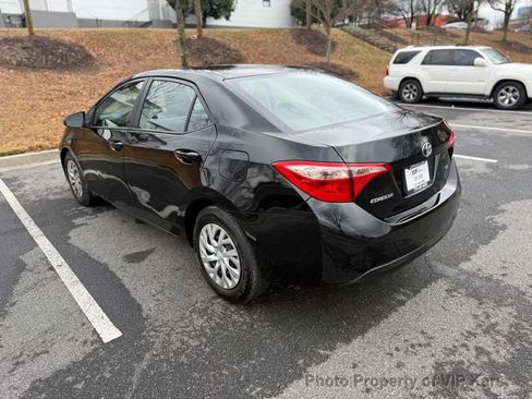 Used 2018 Toyota Corolla LE image 5
