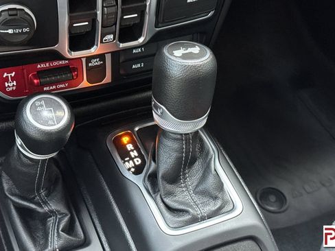 Used 2024 Jeep Wrangler Unlimited Sport AWD/4WD image 25