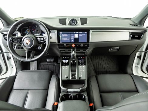Certified 2026 Porsche Macan AWD/4WD image 19