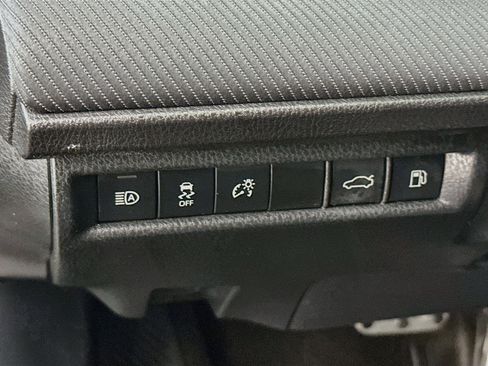 Used 2025 Toyota Camry SE FWD image 17