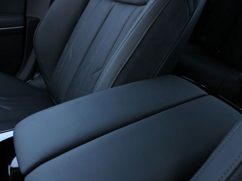 New 2026 Audi A8 L 3.0T AWD/4WD image 17