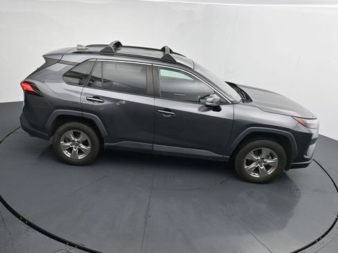 Used 2022 Toyota RAV4 XLE AWD/4WD image 17