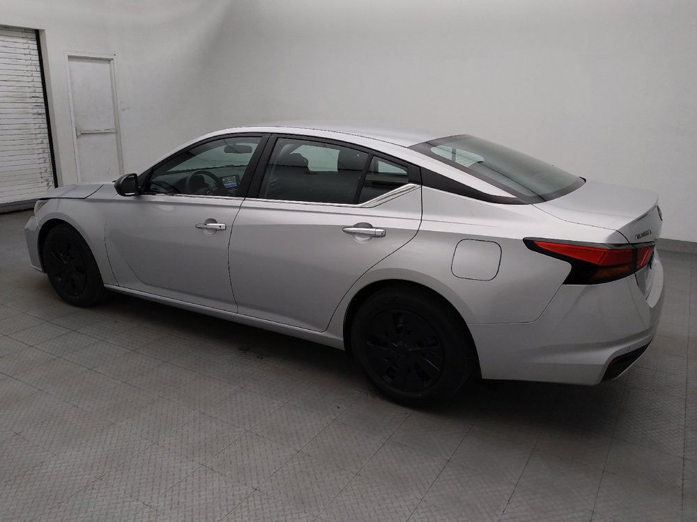 Used 2024 Nissan Altima 2.5 S FWD image 3